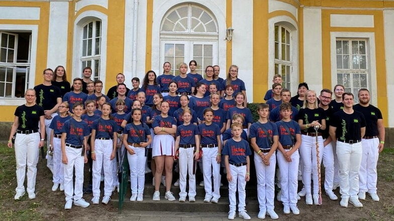 Wie im vergangenen Jahr präsentieren die sächsischen Nachwuchsspielleute bei einem Abschlusskonzert an der Neschwitzer Jugendherberge ihr Können.