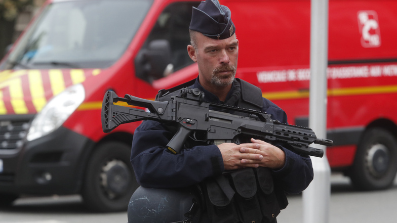Die Polizei in Frankreich hat mehrere Flughäfen aufgrund von Bombendrohungen evakuiert.