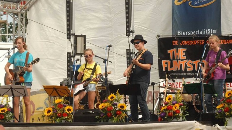 Tolle Live-Musik präsentierte während der Wettkämpfe die Jonsdorfer Schüler-Band "The Flintstone".