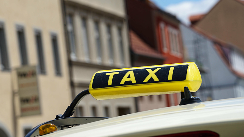 Ein Taxifahrer ist am Wochenende in Dresden ausgeraubt worden. Die Polizei denkt, den Täter gefasst zu haben.