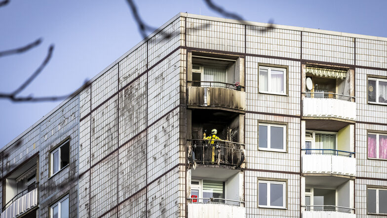 Am 1. Januar 2024 stand in Dresden-Zschertnitz ein Balkon im 15. Stock eines Hochhauses in Flammen.