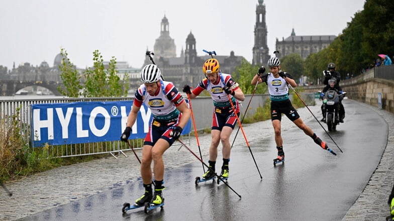 Ein prominentes Trio auf dem Radweg an der Elbe: Tarjei Bö (l.), sein jüngerer Bruder Johannes Thingnes (M.) und Justus Strelow.