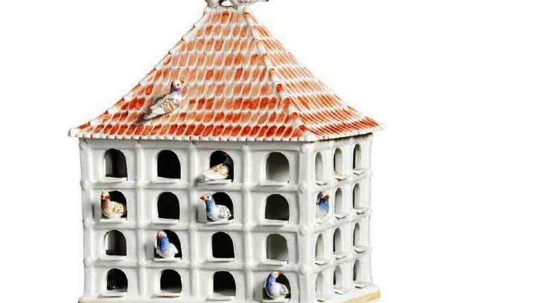 Zu den Glanzstücken des Taubenmuseums in Nürnberg gehört ein Taubenhaus aus Meissener Porzellan.