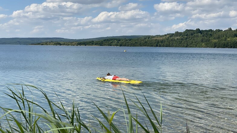 Die Badesaison am Berzdorfer See ist im vollen Gange und gerade an den heißen Tagen werden viele Menschen eine Erfrischung im kühlen Wasser des Berzdorfer Sees suchen.