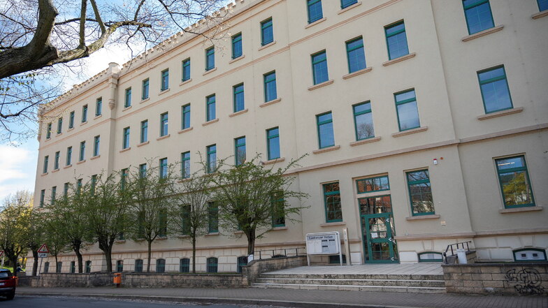 Fast fertig: Die Riesaer Außenstelle des Landratsamts an der Heinestraße ist die derzeit größte Baustelle der Kreisverwaltung.