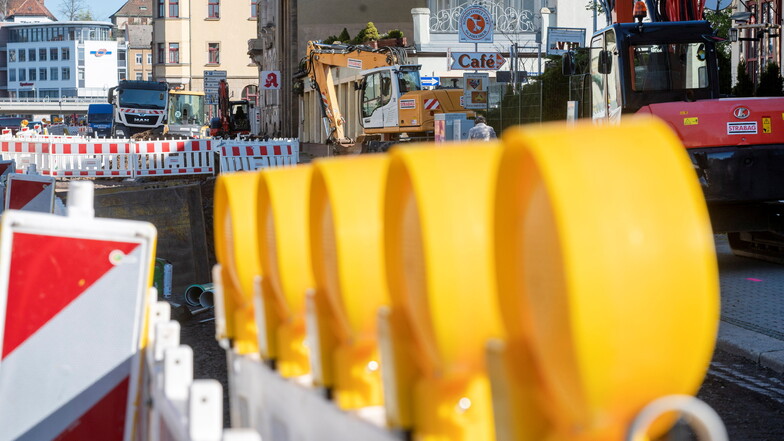Symbolfoto: Noch im April, als dieses Foto der Dresdner Straße entstand, war dort eine große Baustelle. Nun ist die Straße erneut gesperrt.