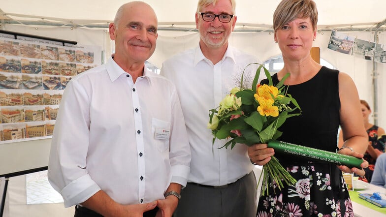 Im September verabschiedete Hans-Ulrich Schmidt (Mitte) noch Christoph Wilkowski als Standortleiter des St.-Carolus-Krankenhauses in Görlitz in den Ruhestand. Dessen Nachfolgerin wurde Daniela Kleeberg. Jetzt verließ auch Schmidt das Krankenhaus.