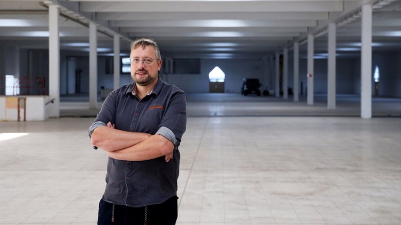 Roman Kasper von der Harder Online GmbH leitet den Umbau des ehemaligen Praktiker-Marktes in Zeithain.
