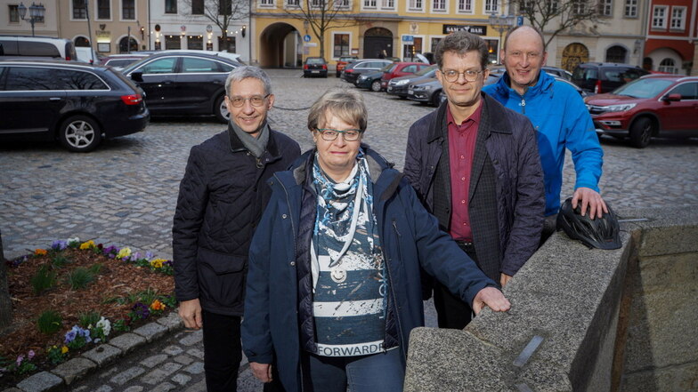 Setzen sich für Carsharing in Bautzen ein: die Stadträte Claus Gruhl und Andrea Kubank sowie Tobias Mayer-Uhma und Eckart Riechmann (v.l.).