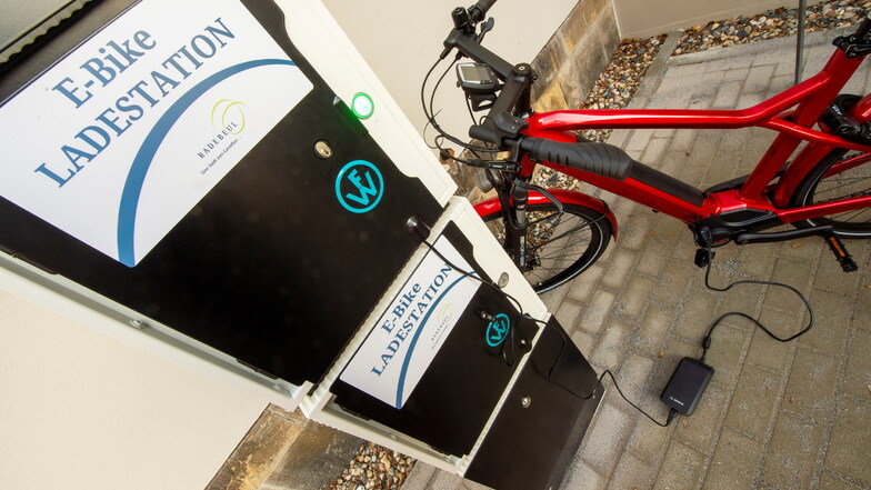 Öffentliche Ladestationen für E-Bikes sind im Großenhainer Land noch rar. Angesichts der Entwicklung wird das Thema sicher in Zukunft neu zu bewerten sein.