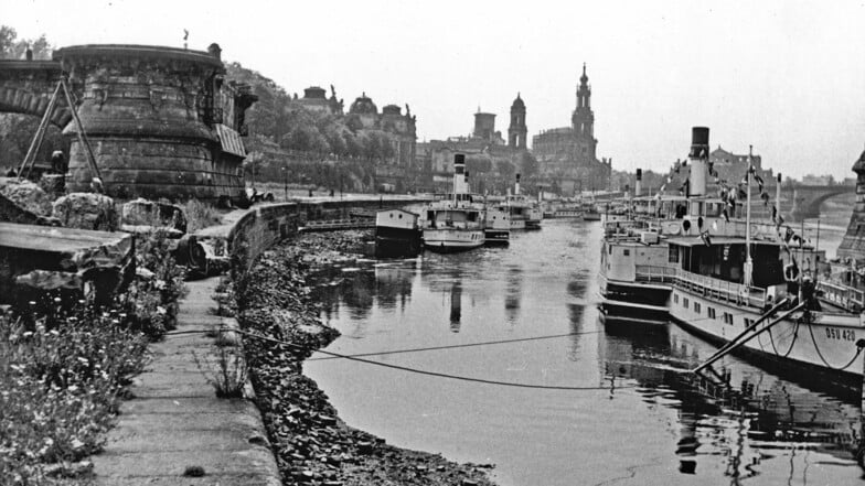 17. März 1952: Ein Blick auf die Brückenöffnung nach Abschluss der Demontage der Bogenträger.