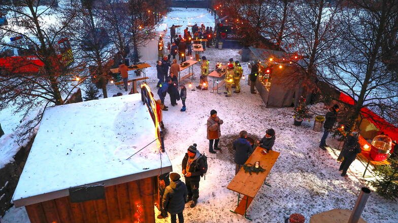 Jetzt beginnt die Saison der Weihnachtsmärkte. Der Weihnachtszauber im Rittergut Dürrhennersdorf findet auch wieder statt. Im vorigen Jahr gab es die erste Auflage.