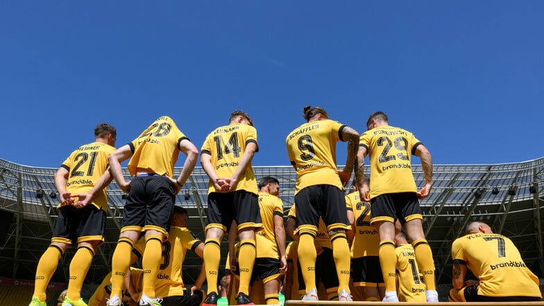 Vom Fototermin vor gut einem Jahr fehlen eine Reihe Spieler, so auch Paul Will (Nr. 28), Manuel Schäffler (9), Dennis Borkowski (29) und Panagiotis Vlachodimos (7).