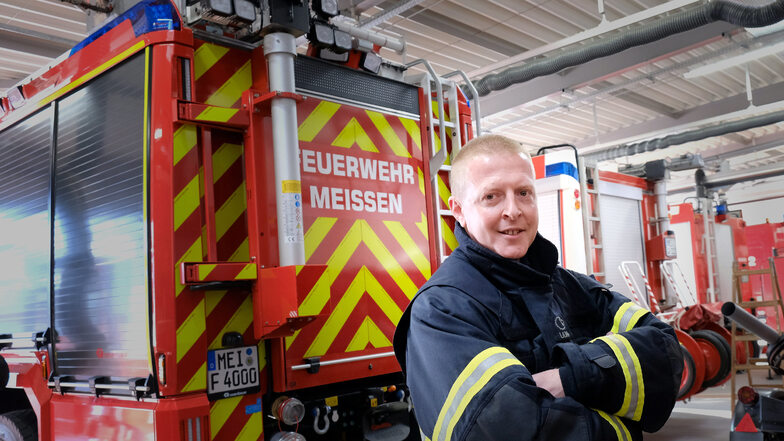 Er ist seit 28 Jahren Feuerwehrmann aus Leidenschaft: Frank Fischer, Leiter der Freiwilligen Feuerwehr in Meißen. Foto: Claudia Hübschm