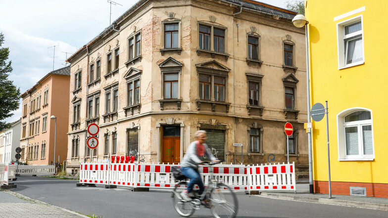 Die Weststraße ist wieder durchgängig befahrbar, die Vollsperrung vom Freitag aufgehoben.