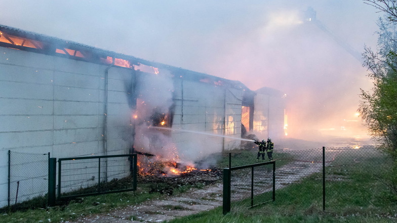 Lagerhalle in Oelsnitz im Erzgebirge komplett abgebrannt