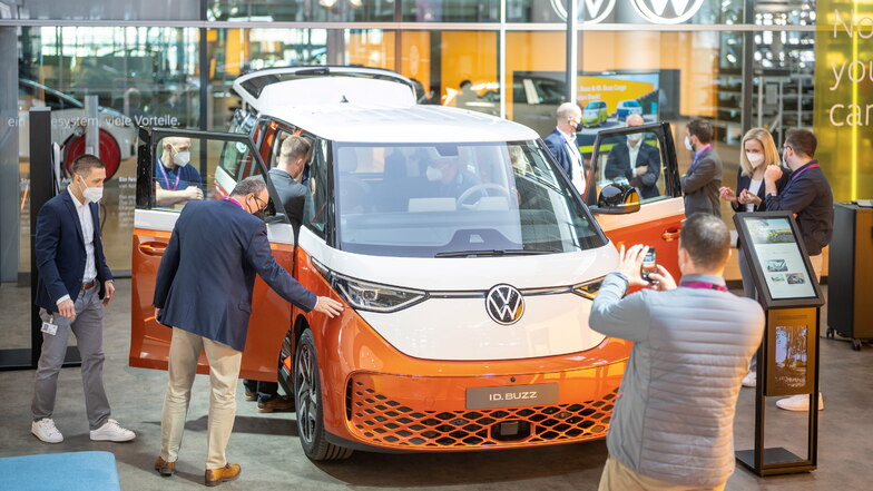 Der elektrische Volkswagen ID.Buzz wurde am Donnerstag in Dresden live vorgestellt.