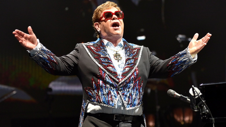 Elton John tritt während seiner Elton John Farewell Yellow Brick Road Tour auf. Die Popstar-Legende kommt im Mai 2022 nach Leipzig.