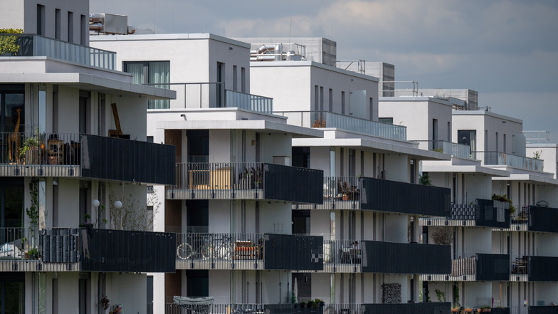 Leben in den Wohnungen Mieter, oder werden sie an Touristen vermietet? In Sachsen soll ein Gesetz die Umwandlung von Miet- in Ferienwohnungen einschränken.