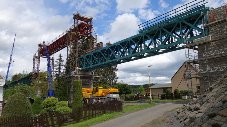 Das Viadukt in Vilémov während des Baus. Jetzt ist die Brücke fertig saniert.
