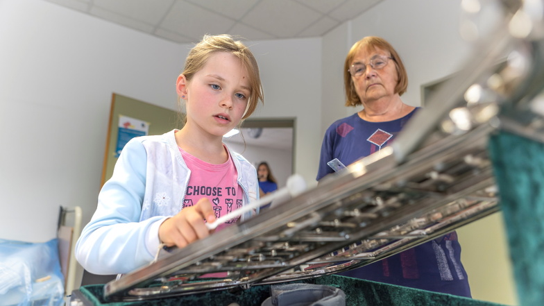 Bei den Roßweiner Spielleuten lernen die Kinder auch das Lyra spielen und Trommeln.