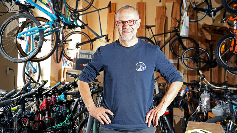 Bernd Wolf hat derzeit viel zu tun - wie wohl alle Fahrradhändler im Elbland. Seit Corona boomt das Geschäft.