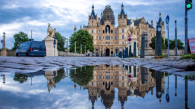 Das Schweriner Schloss ist in die begehrte Unesco-Welterbeliste aufgenommen worden.