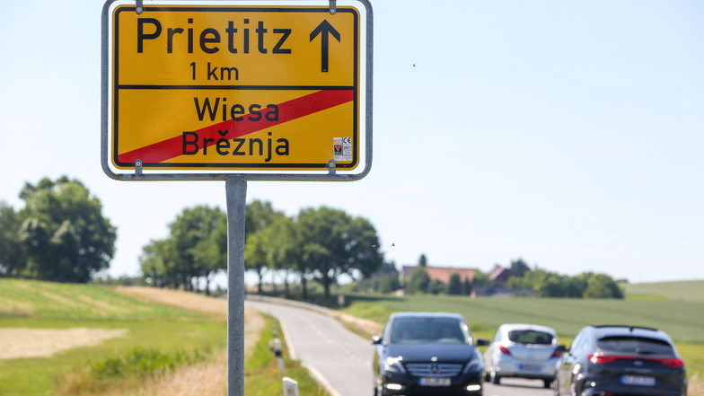 Die Straße zwischen Wiesa und Prietitz ist stark befahren, auf der Strecke weiter nach Elstra und dann nach Rauschwitz ist es ebenso. Fahrradfahrer haben es da nicht leicht. Jetzt soll ein Radweg gebaut werden.