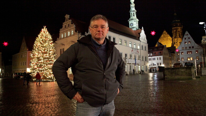 Agenturchef Holger Zastrow, weihnachtsmarktloser Marktplatz in Pirna: "Wir sind so richtig verarscht worden."