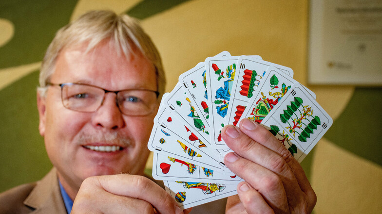 Ein Grand ouvert ist sehr selten, aber ein Blatt, dass sich jeder Skatspieler wünscht. Wann Tino Feldmann, Präsident des Skat-Clubs „Grand Hand“ zum letzten Mal diese Spielkartenkombination in der Hand hatte, weiß er schon gar nicht mehr.