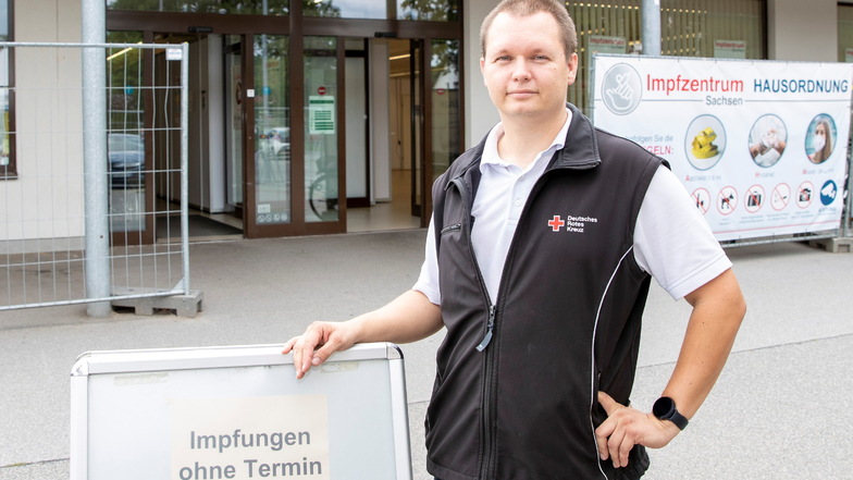 Christian Thie, Leiter des Impfzentrums in Pirna, bedauert, dass nicht mehr Personen sich spontan impfen lassen. Genügend Impfdosen sind vorhanden!