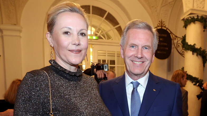 Ex-Bundespräsident Christian Wulff (63) und seine Frau Bettina Wulff (49) haben sich zum dritten Mal das Ja-Wort gegeben.