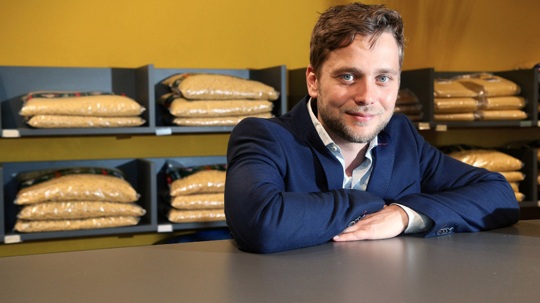 Teigwaren-Co-Geschäftsführer André Freidler im Nudelkontor. Die Spaghetti, Spirelli und Makkaroni aus Riesa sind nach wie vor gefragt - aber es fehlt die Nachfrage aus der Gastronomie.