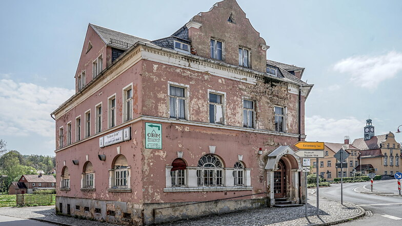 Vermutlich Ende des 19. Jahrhunderts wurde das Gebäude errichtet, dass lange Jahre das Gasthaus "Goldener Stern" berherbergte.