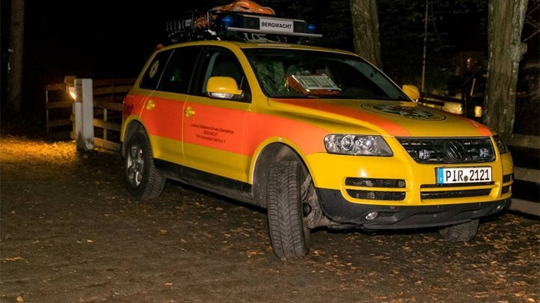 Kameraden der nur wenige hundert Meter entfernten Bergwachtstation Rathen und ein Notarzt versuchten vergeblich, die 31-Jährige zu reanimieren.