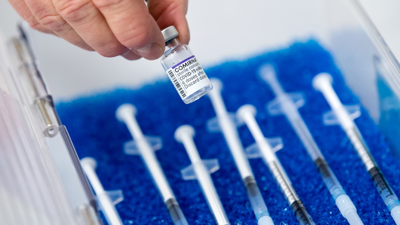 Spritzen mit dem Biontech-Impfstoff