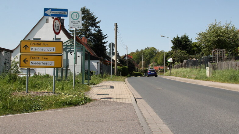 Autofahrer werden am Abzweig Hengstberg künftig gezielt Richtung Freital gelenkt. Jedoch steht auf dem Schild Niederhäslich, statt Stadtmitte.