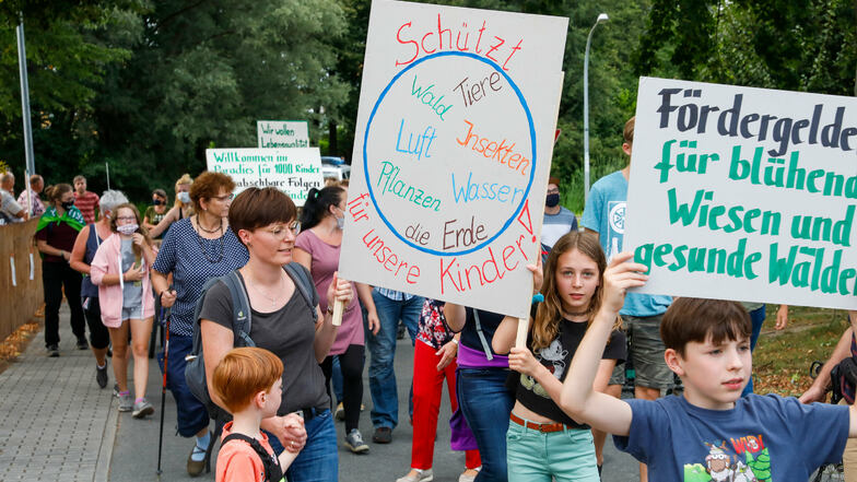 So demonstrierten die Gegner des Kuhstallneubaus in Herwigsdorf vor einigen Wochen gemeinsam mit Fridays for Future.