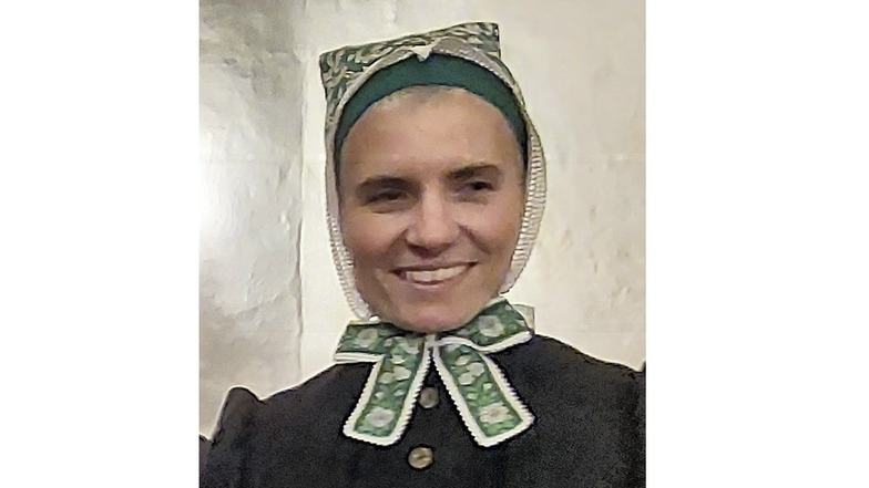 Juliana Kaulfürstowa, Sprachmotivatorin für das Kirchspiel Schleife und Nochten, trägt selber bei vielen Anlässen Tracht.