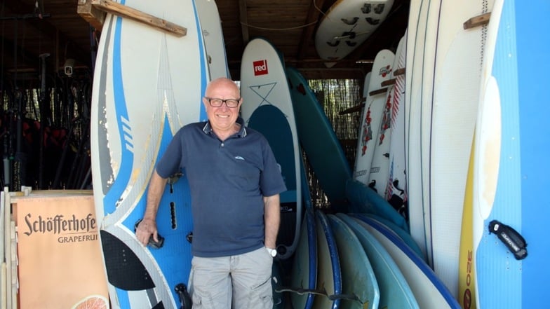 Ganz entspannt: Klaus Renner will nach über 30 Jahren im Wassersportgeschäft in den Ruhestand gehen.