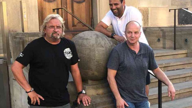 Drei gute Freunde: Für das Buch "Stübner - Popstar wider Willen" von Uwe Karte haben sich Heiko Scholz, Jörg Stübner und Ulf Kirsten (v. l.) ein paar Mal in Dresden getroffen.