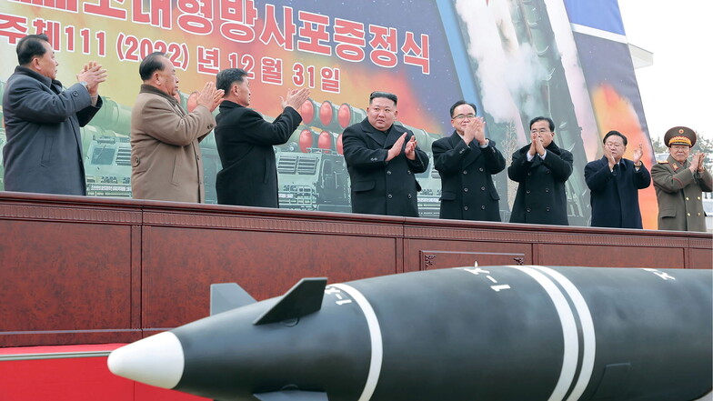 Nordkorea will Zahl der Atomsprengköpfe "exponentiell steigern"