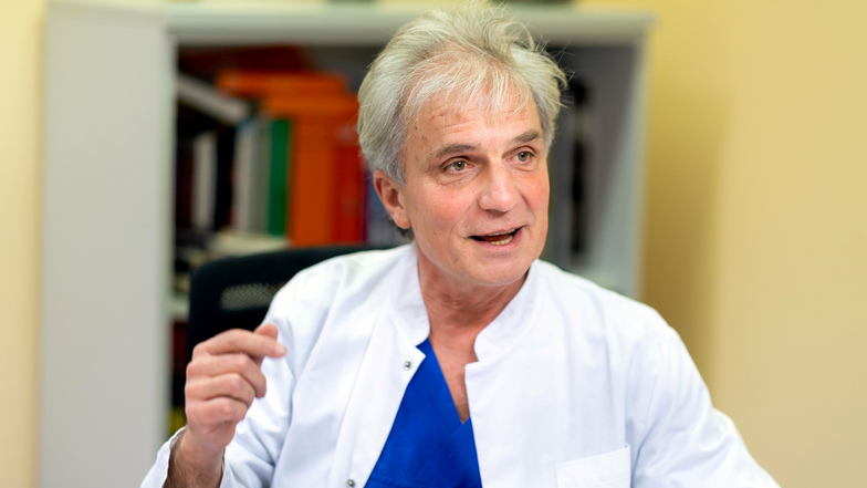 Dr. Matthias Linke ist Chefarzt der Klinik für Anästhesiologie und Intensivtherapie in Bautzen, die für die Behandlung von Covid-19-Patienten zuständig ist.