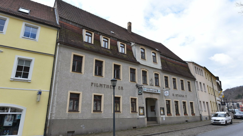 Die ehemalige Gaststätte Goldenes Glas soll nach dem Wunsch des Glashütter Ortschaftsrates zu einem Vereinshaus umgebaut werden.