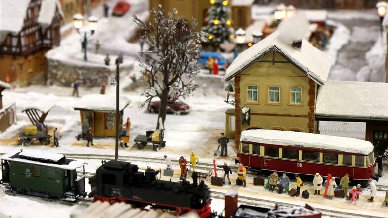 Weihnachtslandschaft auf der Anlage des EBC Spreewaldbahn von Rainer Rubin aus Forst.