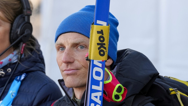 Neben dem Mikro greift Erik Lesser in Oberhof auch zu den Ski.