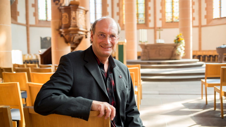 Er weiß, wie er seine Kirche füllt: Pfarrer Vincenzo Petracca