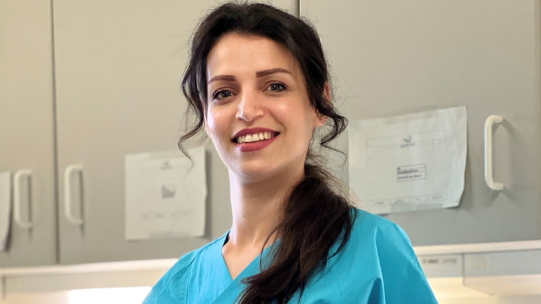 Die Krankenschwester und gebürtige Syrerin Maram hat ebenfalls von der Unterstützung des Integrationsmanagement-Teams der Elblandkliniken profitiert.