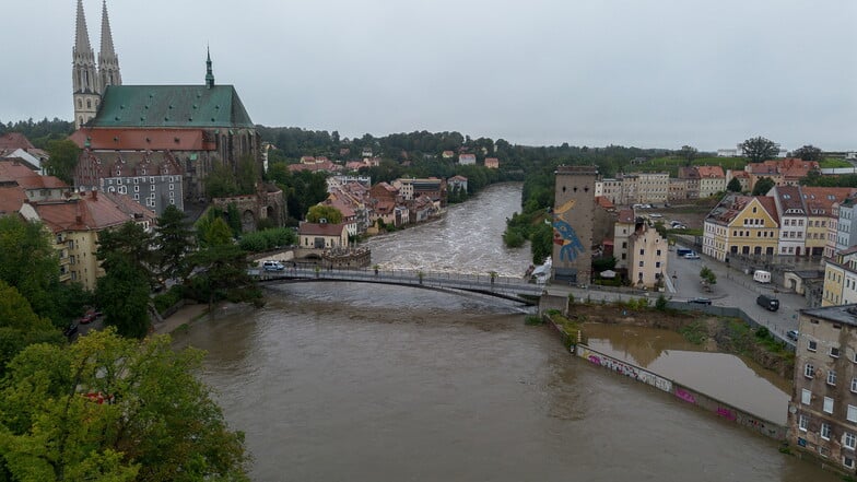 Blick auf die Neiße zwischen Görlitz und Zgorzelec am Sonntag.