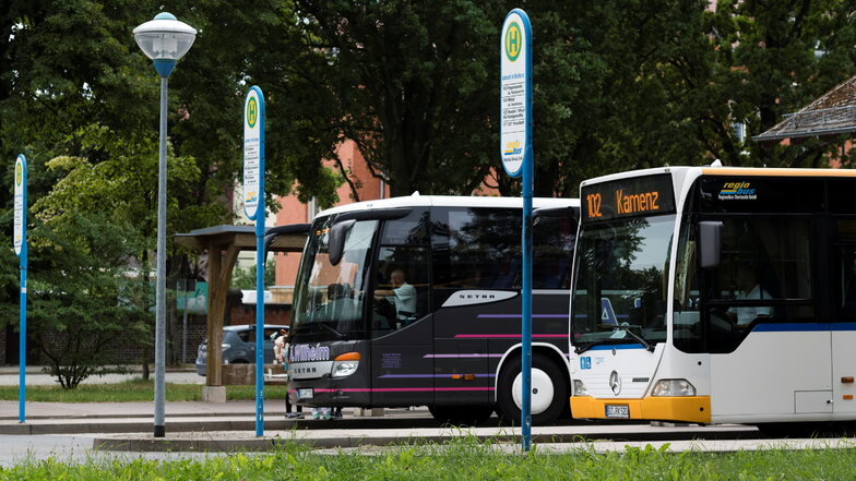 Fahrzeuge der Regionalbus Oberlausitz GmbH  werden ab 2022 weitere zehn Jahre durch den Landkreis Bautzen rollen. Das hat jetzt der Kreistag beschlossen.